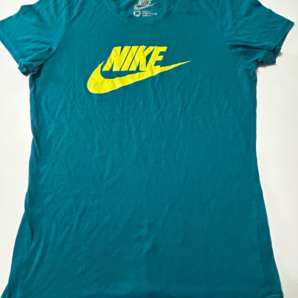 Nike Women's Blue and Yellow Short Sleeve Tee